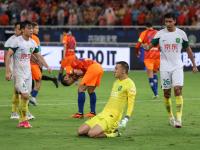 华体会-北京国安训练开放日，转会期状态回暖引欢呼，意甲在即，身体对抗强度拉满(北京国安对上海上港现场直播)